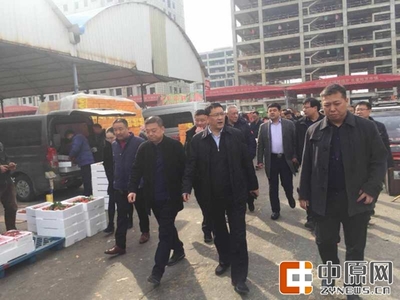 惠濟區區長馬軍帶隊視察鄭州毛莊農產品批發市場，筑牢春節期間食品安全防線